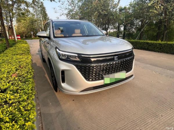 蓝电E5有多好？油耗省，续航长，9.98万就能入手的中型插混SUV